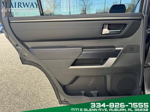 Used 2024 Toyota Sequoia Platinum image 32