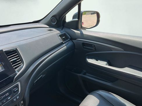 Used 2023 Honda Passport TrailSport image 19