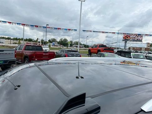 Certified 2024 GMC Yukon Denali Ultimate AWD/4WD image 9