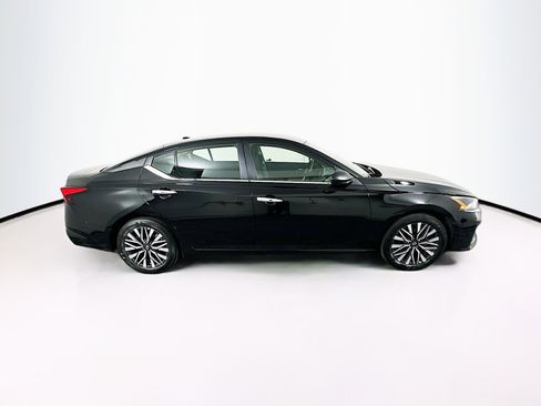 Used 2025 Nissan Altima 2.5 SV image 10