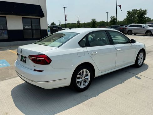 Used 2018 Volkswagen Passat 2.0T S FWD image 15