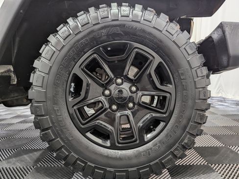 Used 2015 Jeep Wrangler Unlimited Sport image 5