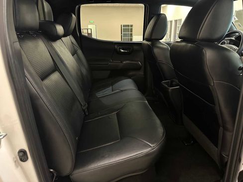 Certified 2021 Toyota Tacoma TRD Off-Road w/ TRD Premium Off Road Package AWD/4WD image 25