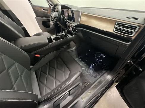 Used 2024 Volkswagen Atlas SE image 20