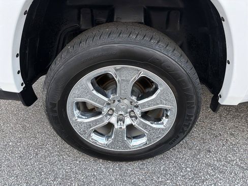 Used 2025 RAM 1500 Big Horn AWD/4WD image 16