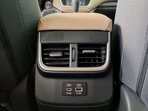 Used 2023 Subaru Outback Premium AWD/4WD image 27