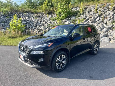 Used 2023 Nissan Rogue SV AWD/4WD image 3