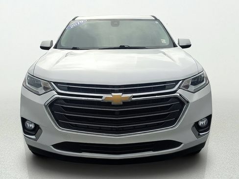 Used 2019 Chevrolet Traverse Premier w/ Driver Confidence II Package FWD image 2