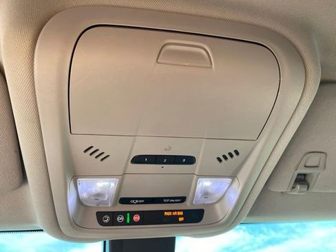 Used 2019 GMC Terrain SLT w/ Preferred Package FWD image 30