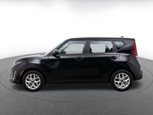 Used 2025 Kia Soul LX w/ LX Technology Package FWD image 4