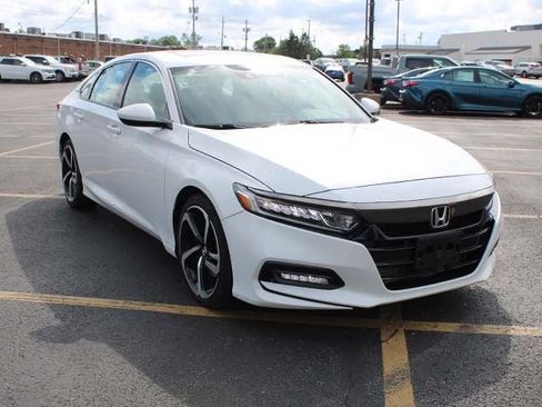 Used 2019 Honda Accord Sport image 4