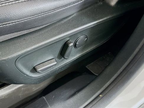 Used 2022 Ford Escape SEL image 18