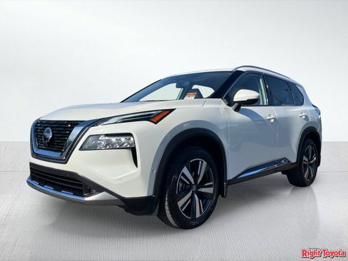 Used 2021 Nissan Rogue Platinum AWD/4WD image 2