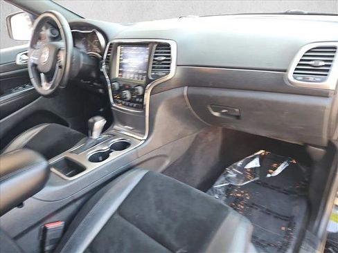 Used 2018 Jeep Grand Cherokee Altitude AWD/4WD image 28