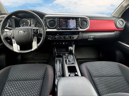 Used 2023 Toyota Tacoma 4x4 Double Cab image 8