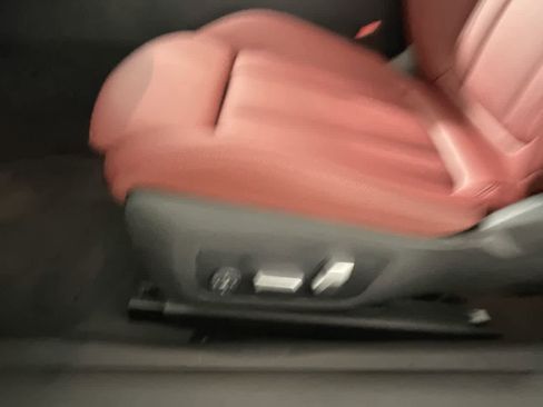 Used 2023 BMW 430i xDrive Convertible w/ Premium Package image 10