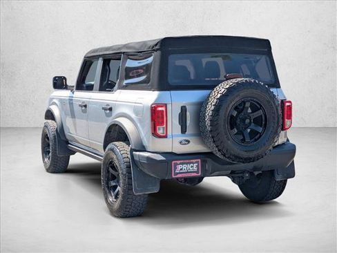 Used 2022 Ford Bronco Black Diamond image 7