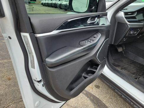 Used 2022 Jeep Grand Cherokee Trailhawk AWD/4WD image 6