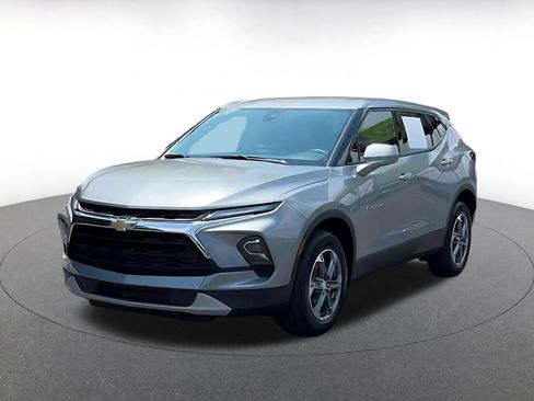 Used 2026 Chevrolet Blazer LT FWD image 7