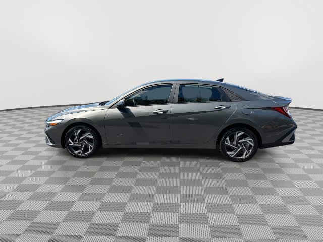Used 2025 Hyundai Elantra Sport FWD image 7