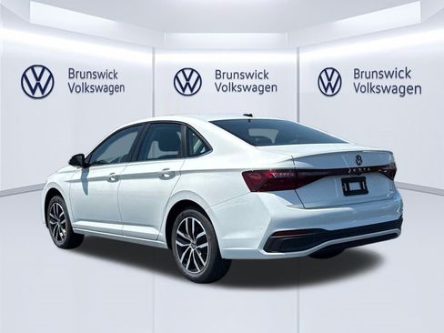 New 2026 Volkswagen Jetta SE FWD image 4