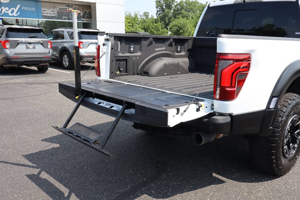 Used 2025 Ford F150 Raptor w/ Equipment Group 803A Raptor R AWD/4WD image 19