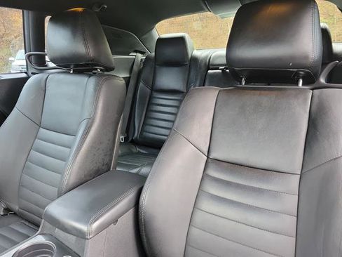 Used 2011 Dodge Challenger SE image 16