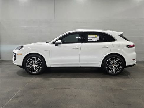 New 2026 Porsche Cayenne E-Hybrid image 2