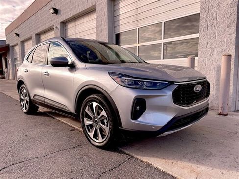 Used 2024 Ford Escape Platinum image 10