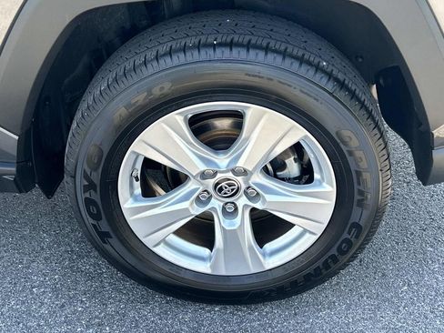Used 2021 Toyota RAV4 LE FWD image 14