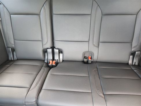 New 2026 Chevrolet Suburban High Country image 21