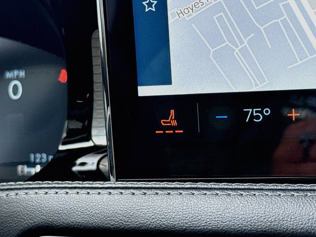 Used 2023 Lincoln Corsair FWD image 26