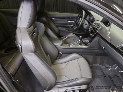 Used 2018 BMW M4 Coupe RWD image 31