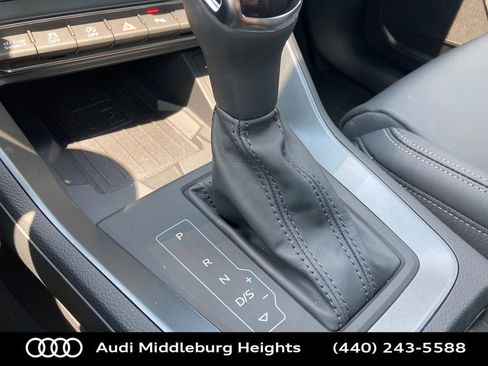 Used 2025 Audi Q3 2.0T Premium image 41