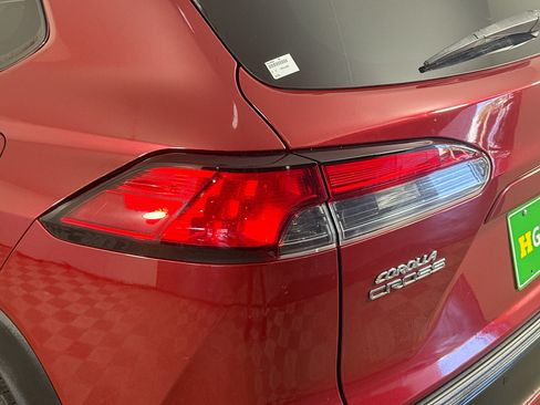 Used 2022 Toyota Corolla Cross XLE FWD image 36