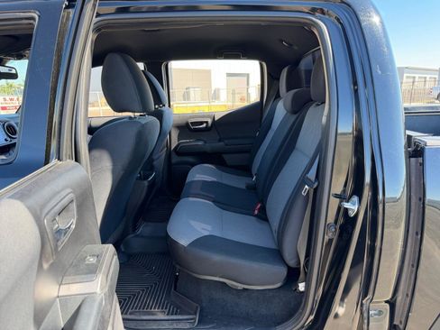 Used 2021 Toyota Tacoma TRD Off-Road w/ Technology Package image 17