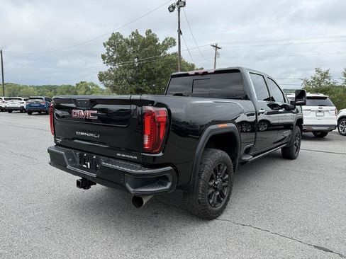 Used 2022 GMC Sierra 2500 Denali w/ Denali Black Diamond Edition AWD/4WD image 6