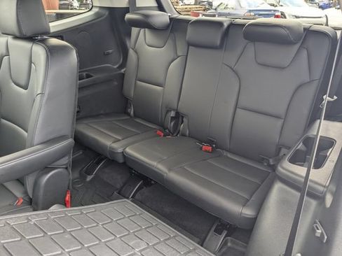 Certified 2025 Kia Telluride S FWD image 17