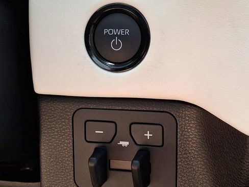 Used 2025 Toyota Tundra Capstone AWD/4WD image 18