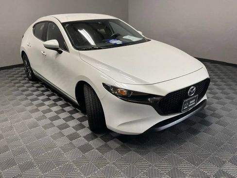 Used 2019 MAZDA MAZDA3 AWD Hatchback image 2