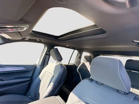 New 2025 Jeep Grand Cherokee Laredo w/ Luxury Tech Group I image 23