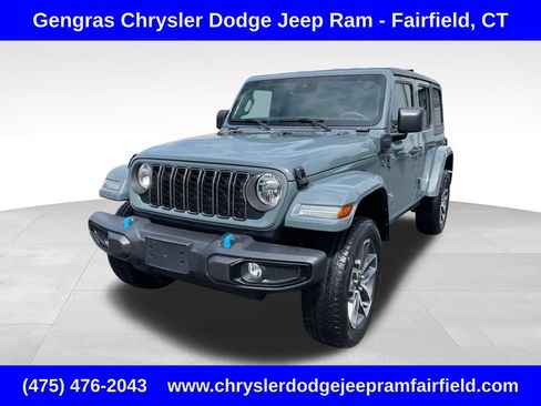 Used 2024 Jeep Wrangler Unlimited w/ Convenience Group AWD/4WD image 3