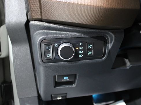 Used 2022 Ford Bronco Outer Banks AWD/4WD image 9
