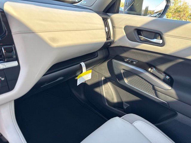 New 2026 Nissan Pathfinder SL AWD/4WD image 64