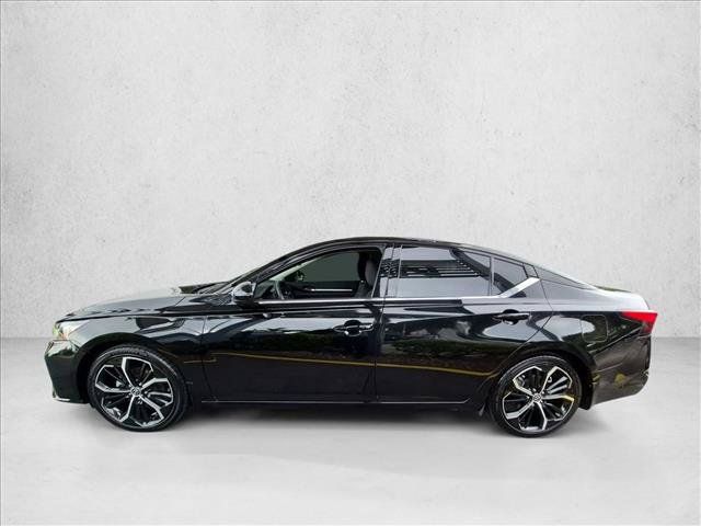 Used 2023 Nissan Altima 2.5 SR w/ SR Premium Package FWD image 9