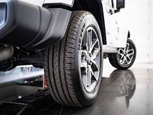 Used 2024 Jeep Wrangler Unlimited image 50