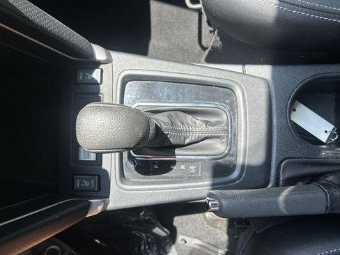 Used 2017 Subaru Forester 2.5i Touring AWD/4WD image 25