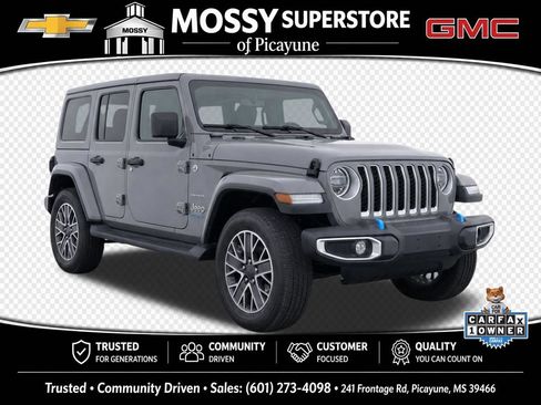 Used 2023 Jeep Wrangler Unlimited Sahara w/ Cold Weather Group AWD/4WD image 2