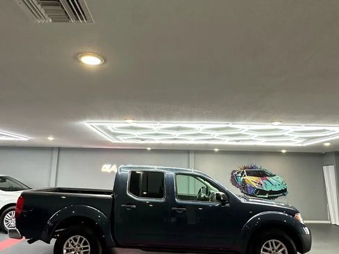 Used 2018 Nissan Frontier SV image 7