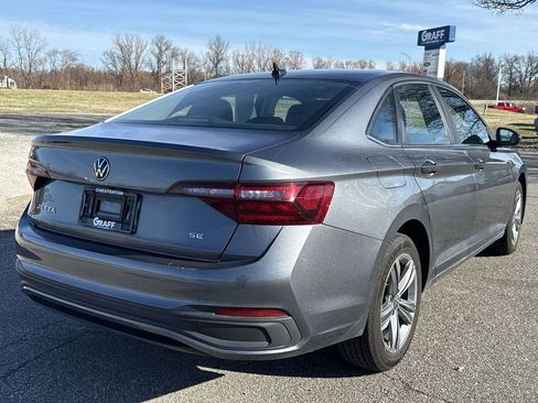 Used 2024 Volkswagen Jetta SE image 8